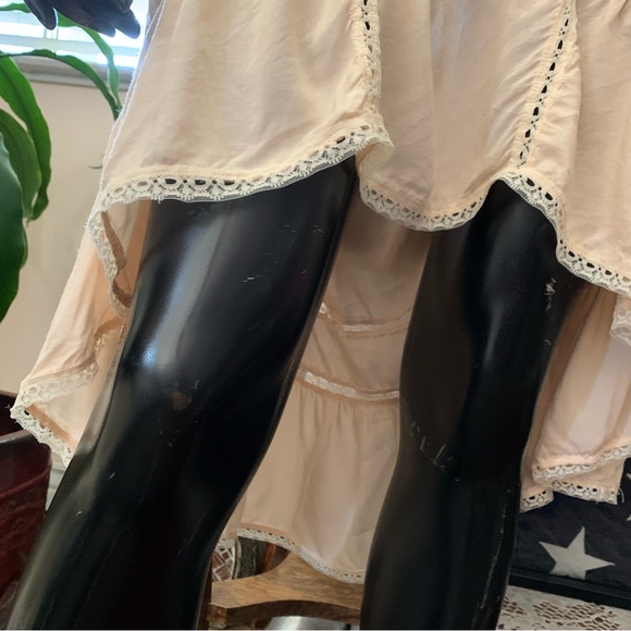 High-Low Cream/Peach Dress by “INTIMATES” - Picture 4 of 6